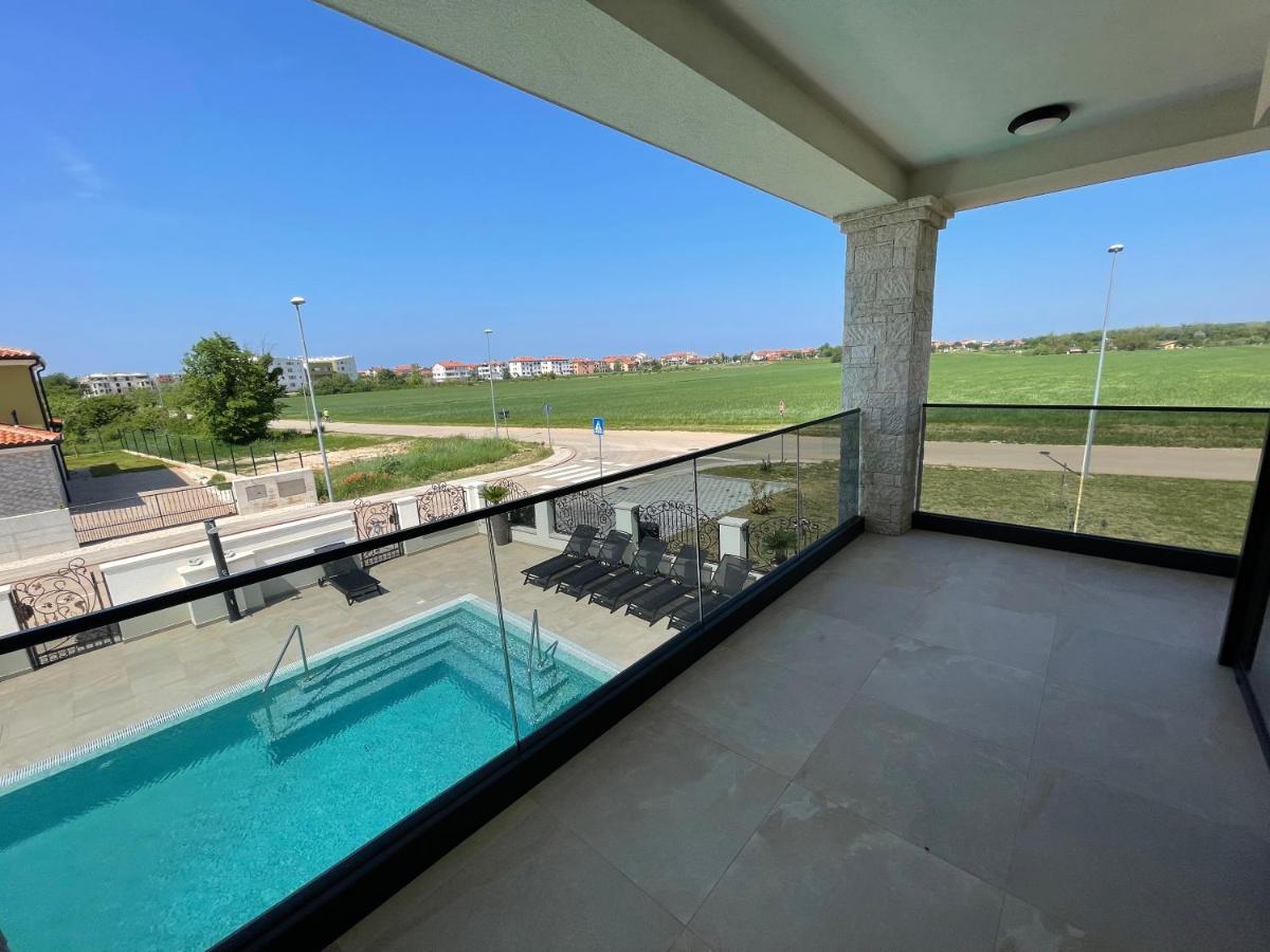 Vila Softic Amra Umago Esterno foto