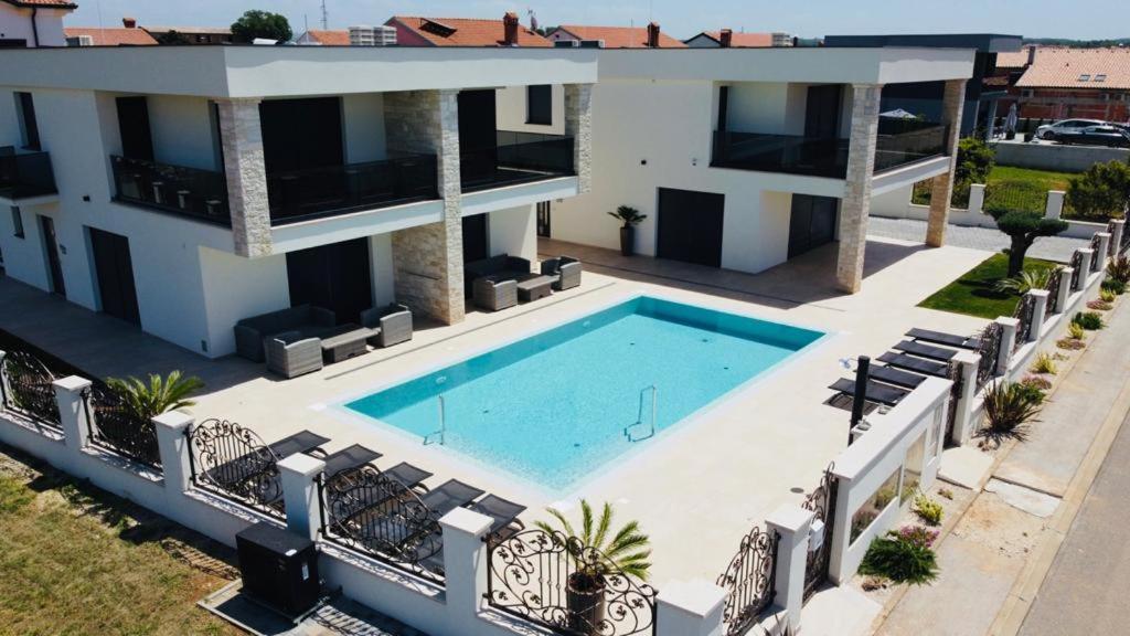Vila Softic Amra Umago Esterno foto