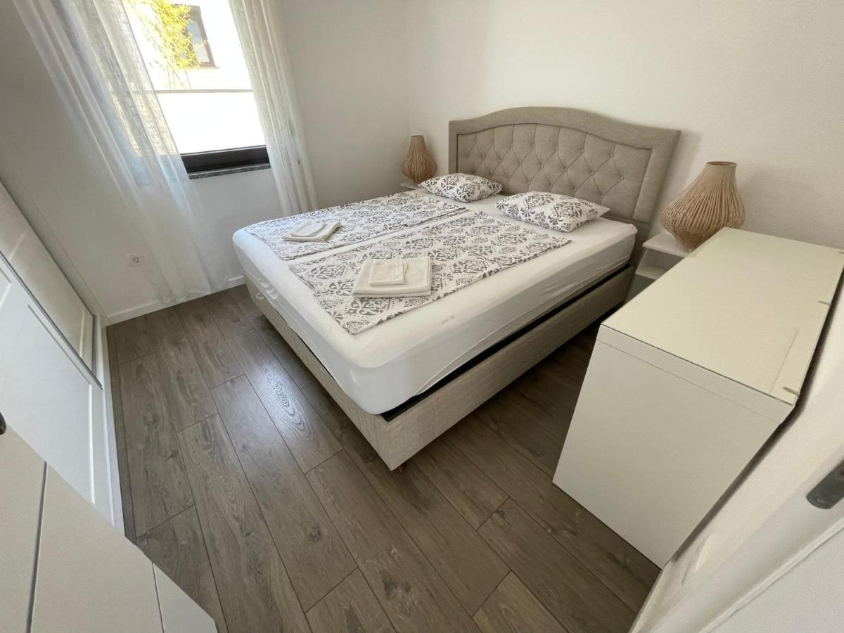 Vila Softic Amra Umago Esterno foto